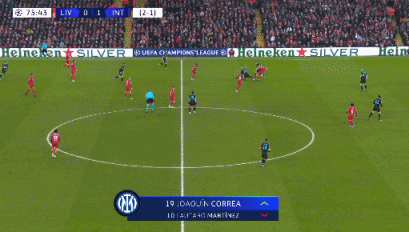 咪咕前方！@胡金秋21 手持冠军鼎登场，@浙江广厦篮球俱乐部 新赛季出征仪式