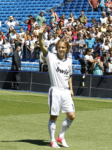 川超分区赛现场观赛人数超87万，实现经济效益超56亿元