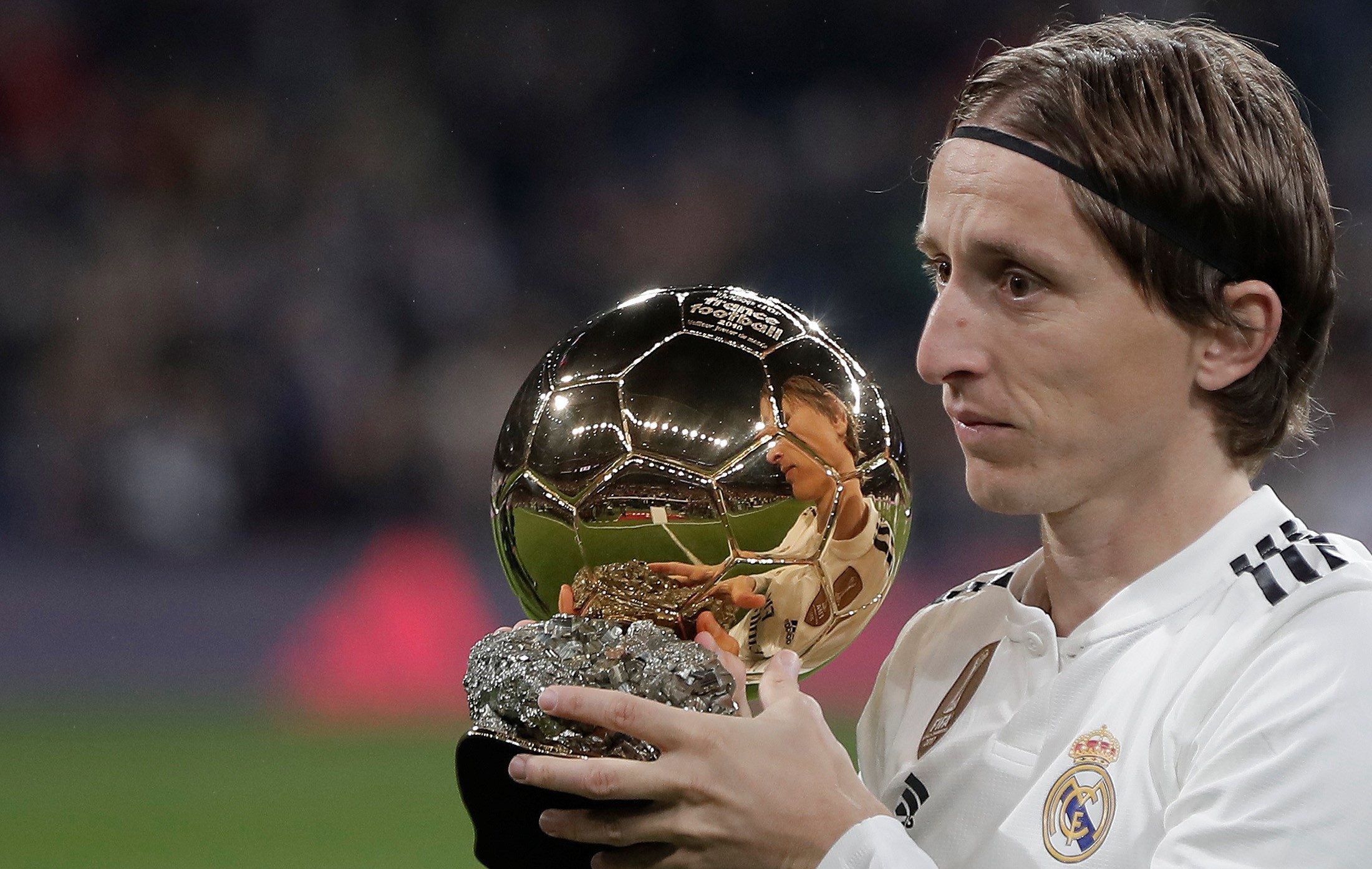 B费：对阵爱尔兰那场比赛我不在，但如果我在也会被批评