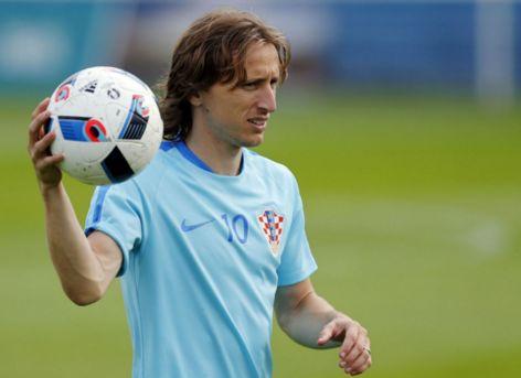 罗体：罗马尼奥利和贡多齐对裁判不满，但不会被停赛最多罚款